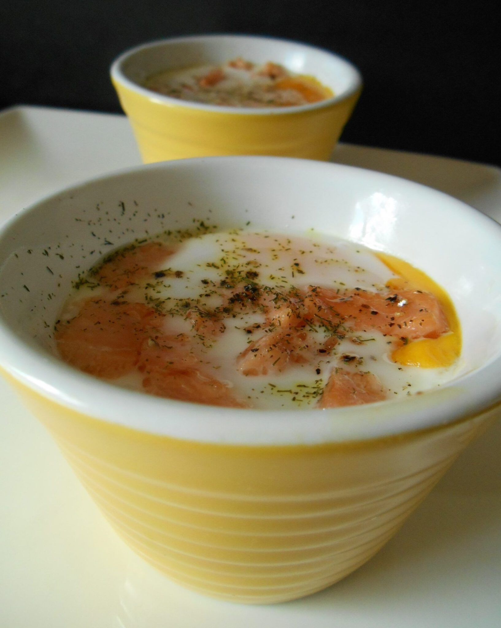 Œufs cocotte au saumon facile et rapide Recettes Plat