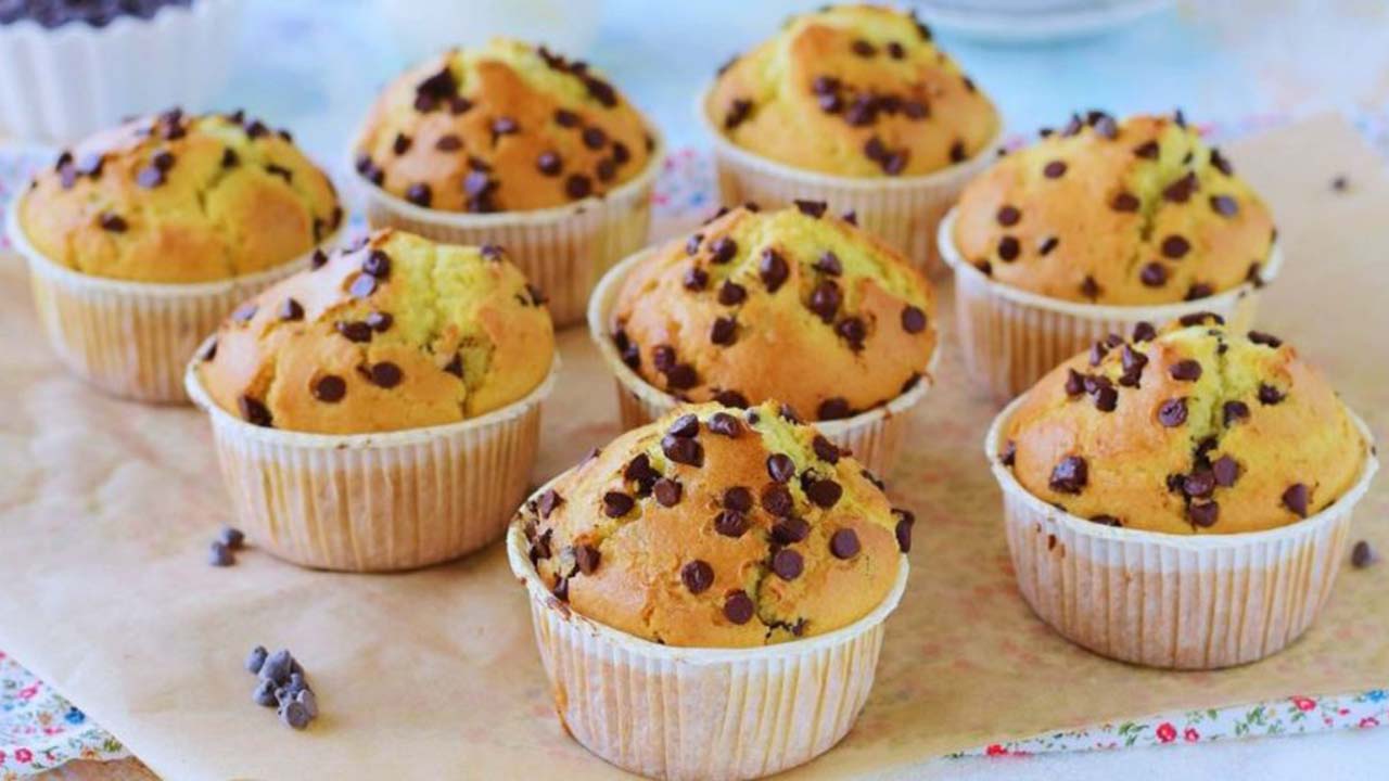 MUFFINS AUX PÉPITES DE CHOCOLAT ET SANS BEURRE – Recettes Plat