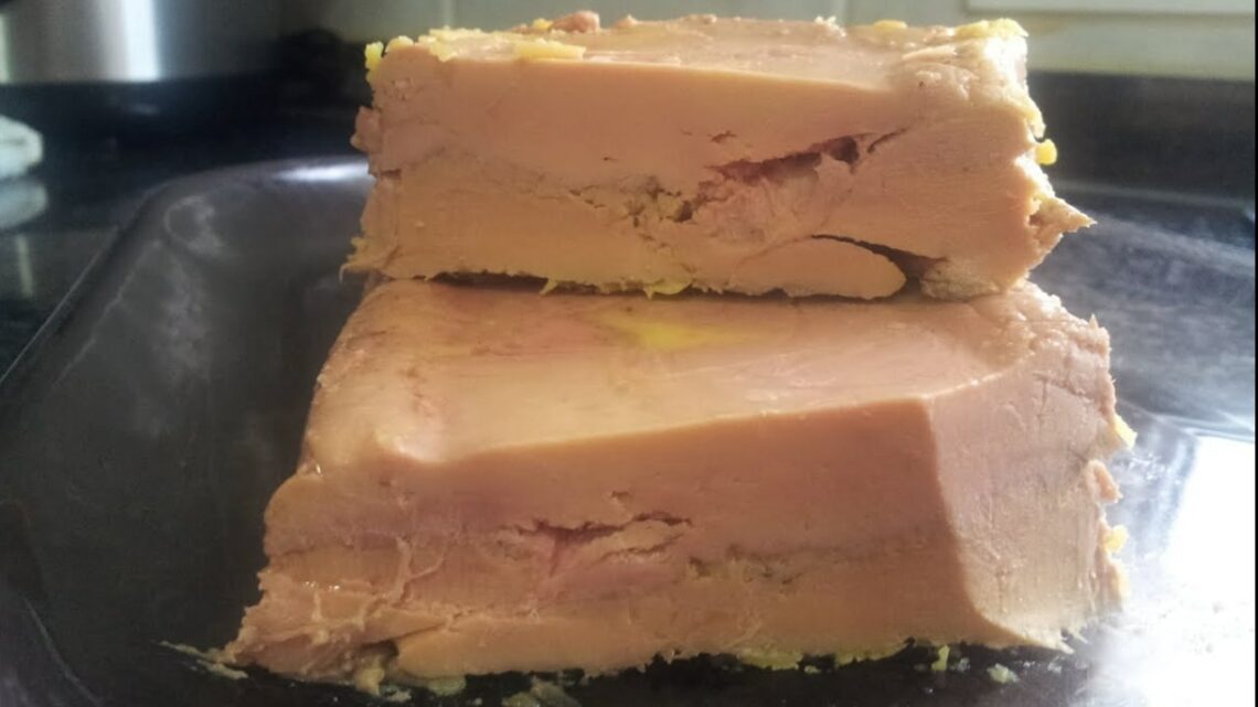 Terrine de foie gras au cognac et poivre Recettes Plat
