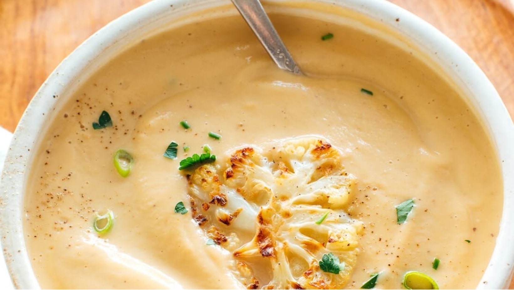 Soupe De Chou Fleur Roti Au Cheddar Et A L'ail